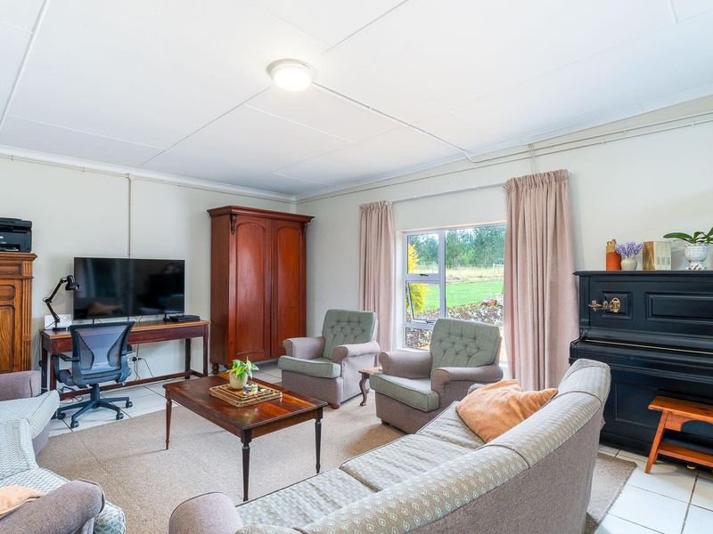 Breathtaking Lifestyle/ Lifestock Farm 7km from Riversdale, Western Cape - Photo 5
