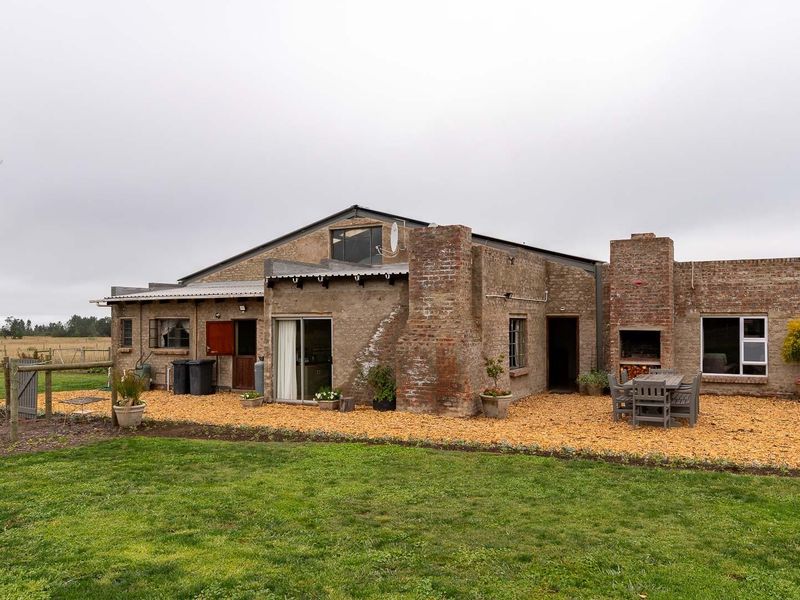 Breathtaking Lifestyle/ Lifestock Farm 7km from Riversdale, Western Cape - Photo 3
