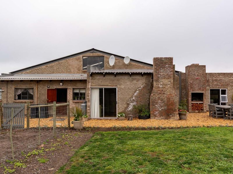 Breathtaking Lifestyle/ Lifestock Farm 7km from Riversdale, Western Cape - Photo 4