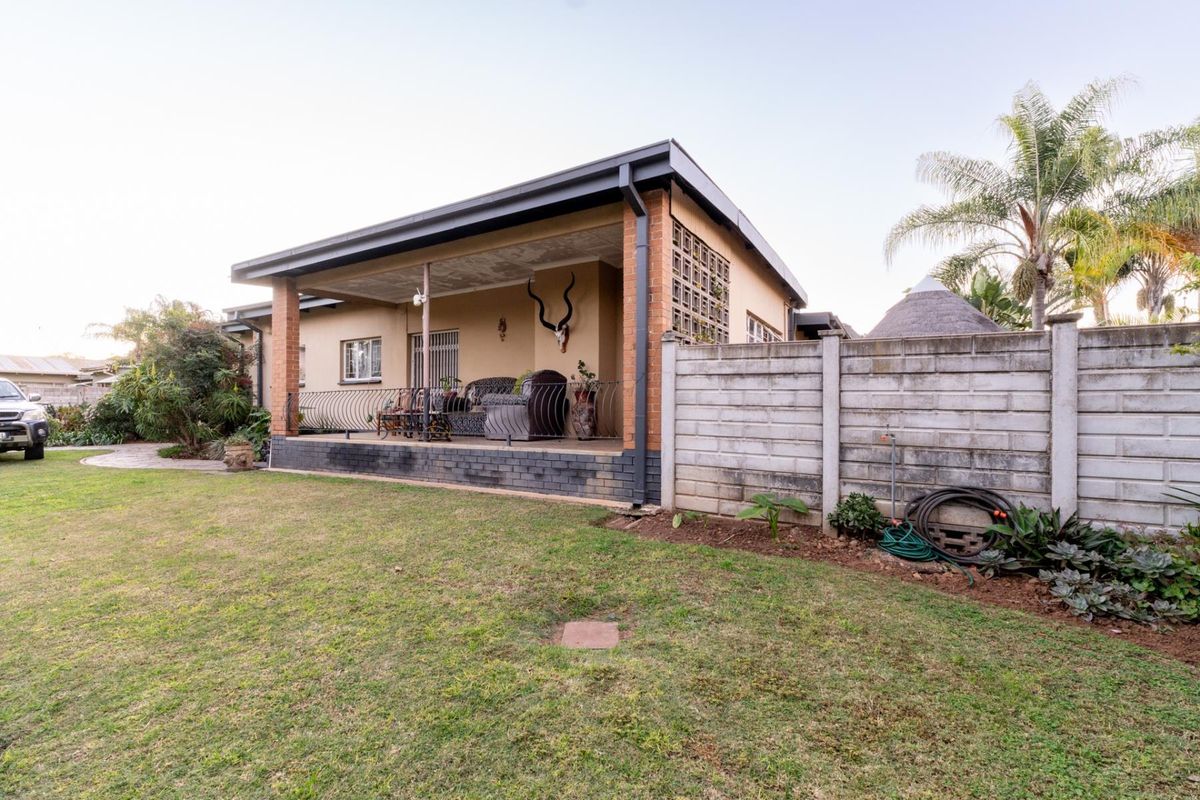 Spacious Family Home with Income-Generating Potential - Photo 3