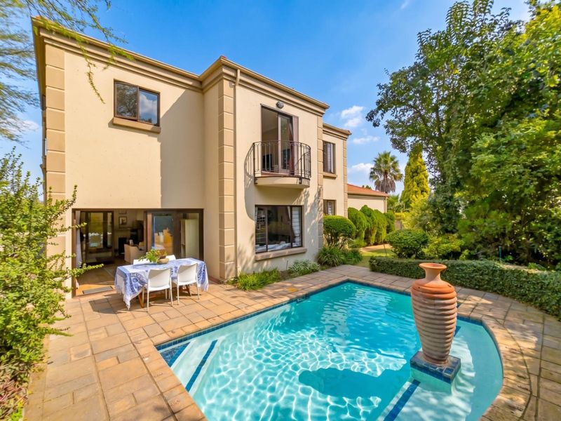 Great family home in secure estate - Photo 1
