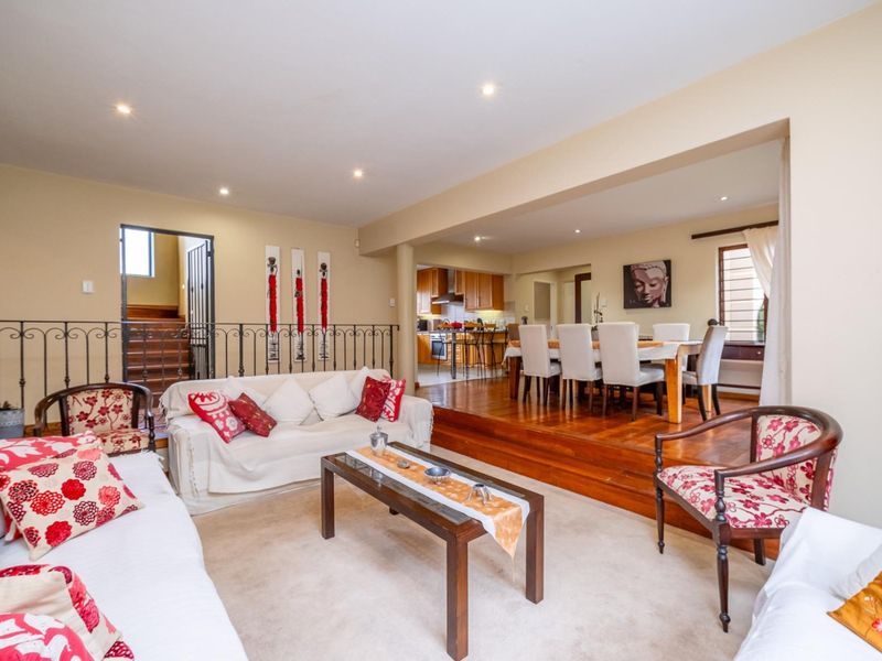 Great family home in secure estate - Photo 9