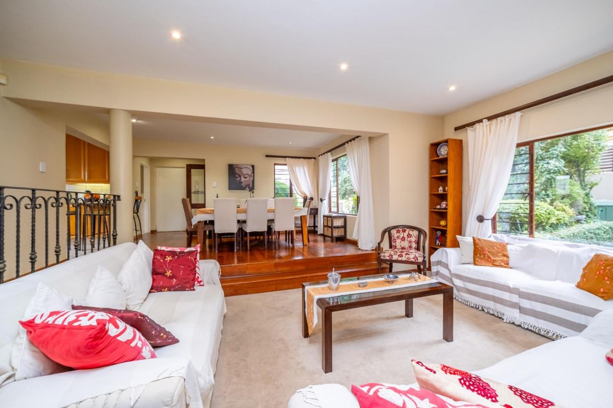 Great family home in secure estate - Photo 4