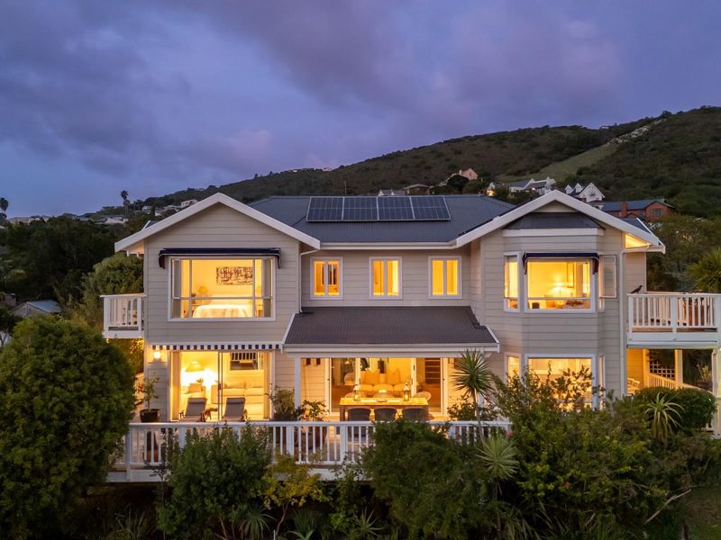 SUN SUN SUN HERE IT COMES - SUPERB HOME WITH LAGOON AND MOUNTAIN VIEWS - Photo 5