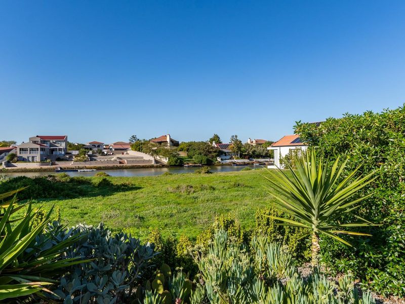 The Complete West Coast Lifestyle - Luxury Home, Cottage and Jetty Rights - Photo 3