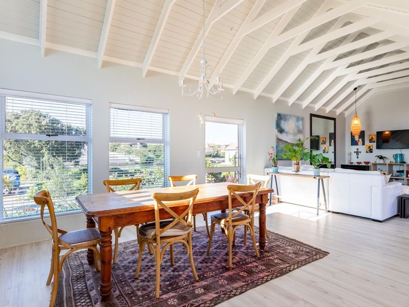 The Complete West Coast Lifestyle - Luxury Home, Cottage and Jetty Rights - Photo 9