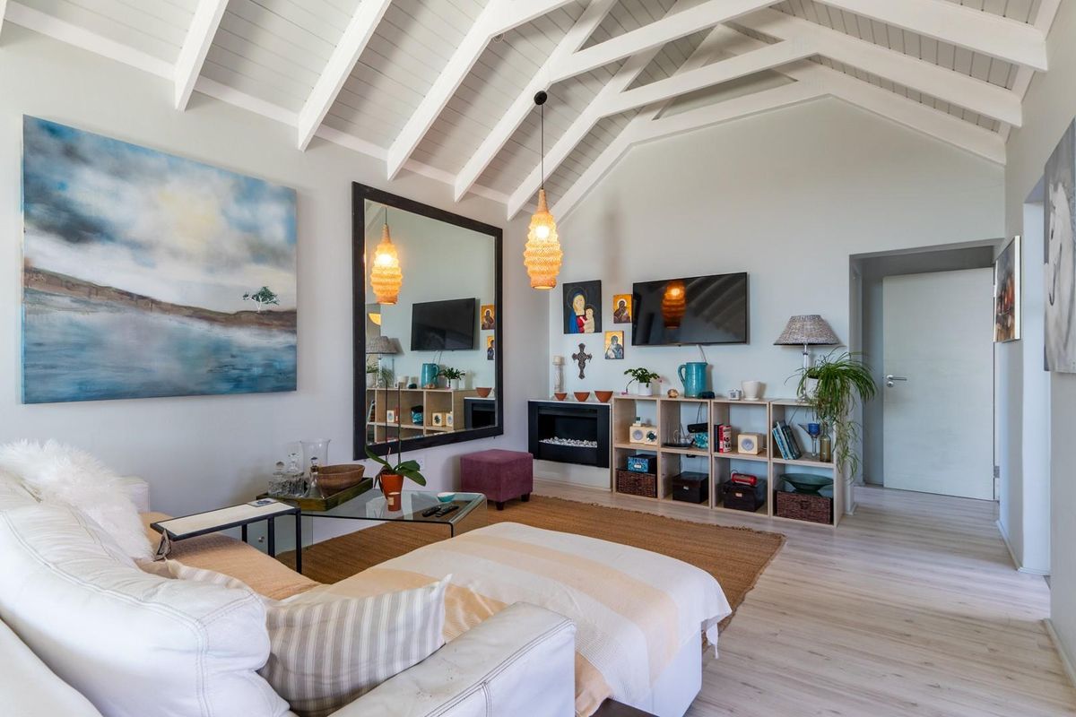 The Complete West Coast Lifestyle - Luxury Home, Cottage and Jetty Rights - Photo 5