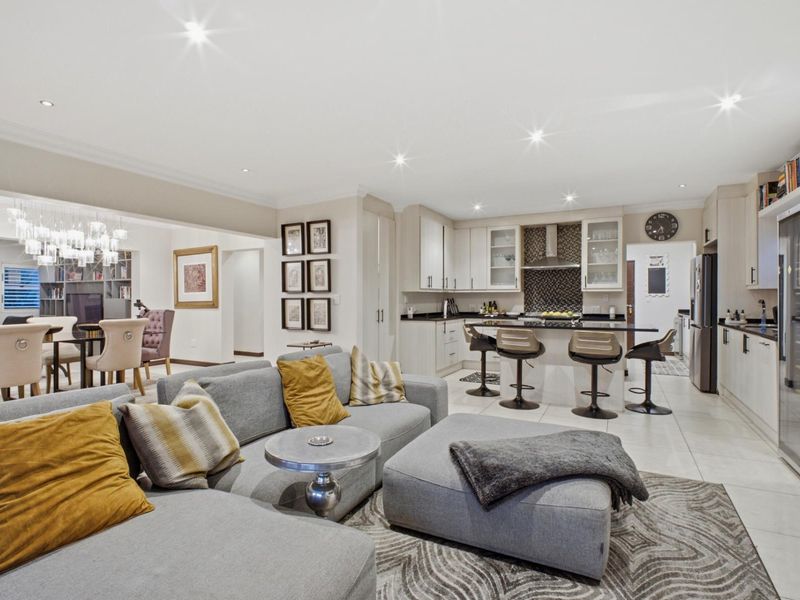 Entertainer’s Home in Cedar Creek Estate with Solar Backup - Photo 3