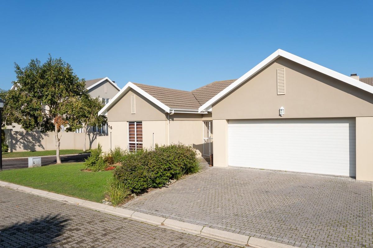 Secure and cozy three bedroom home located in La Vie Private Estate - Photo 4