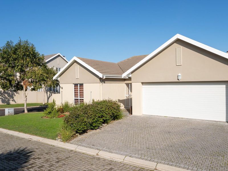 Secure and cozy three bedroom home located in La Vie Private Estate - Photo 4
