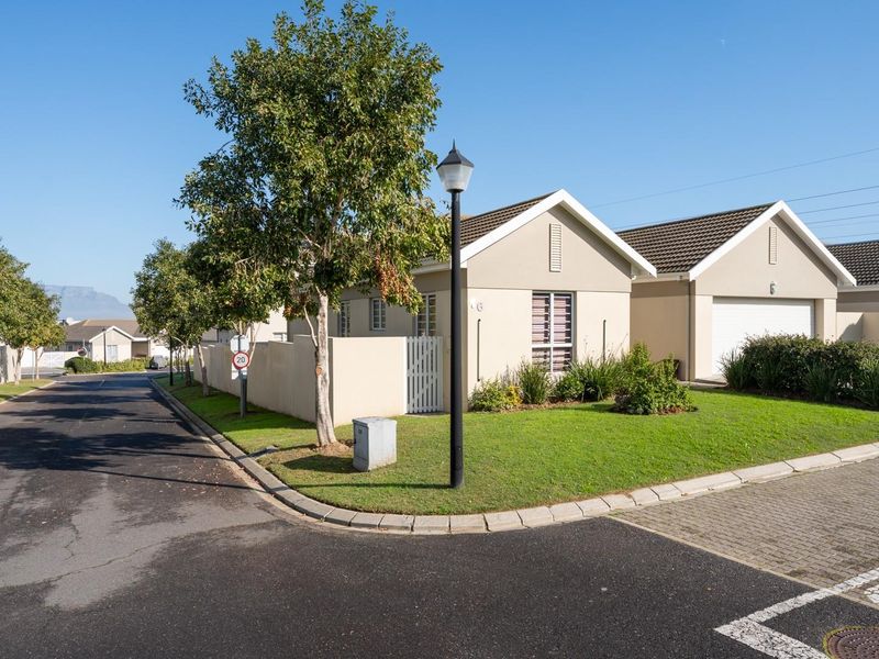 Secure and cozy three bedroom home located in La Vie Private Estate - Photo 5