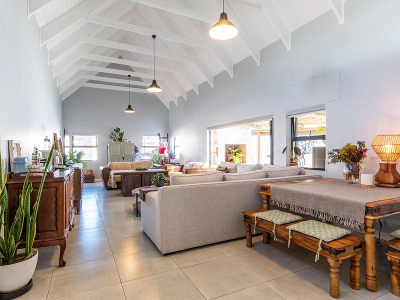 Contemporary 3 Bedroom Home in Jacobsbaai Security Estate - Photo 10
