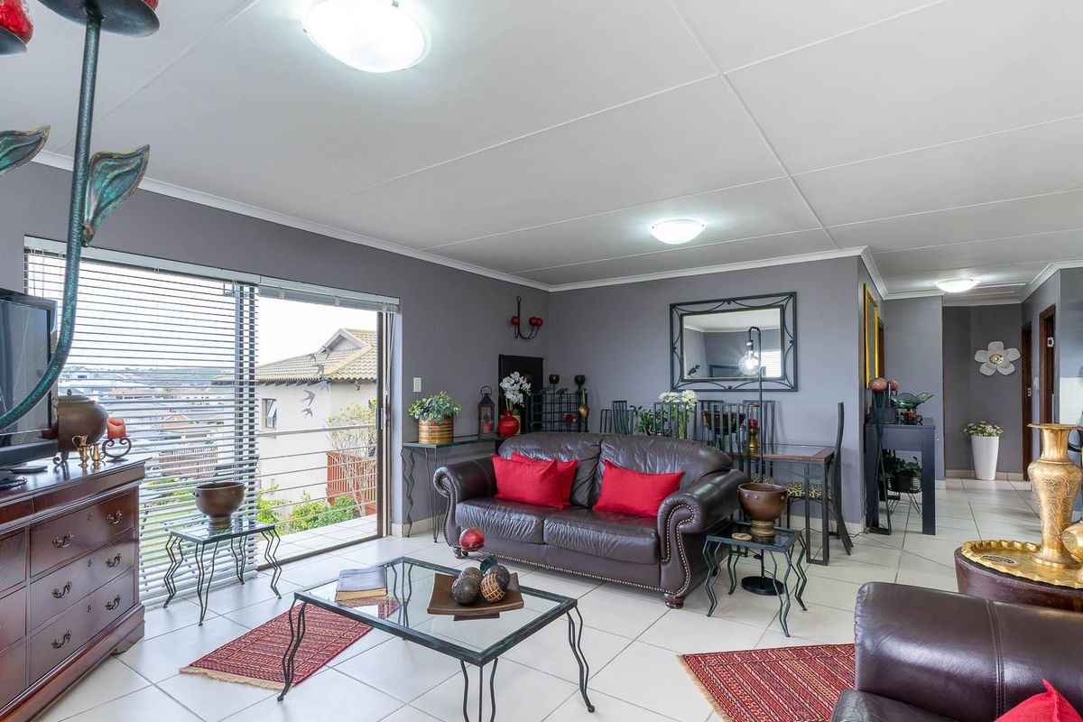 Secure, Stylish and Move-In Ready with Beautiful Ocean Views - Photo 4