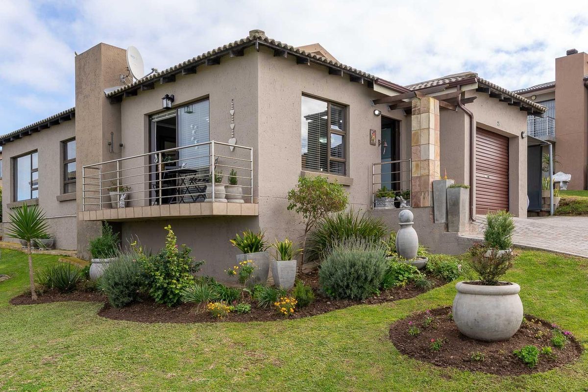 Secure, Stylish and Move-In Ready with Beautiful Ocean Views - Photo 2