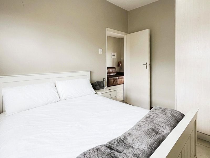 Modern 1-Bedroom Investment Apartments for Sale in Secure Complex - Photo 6