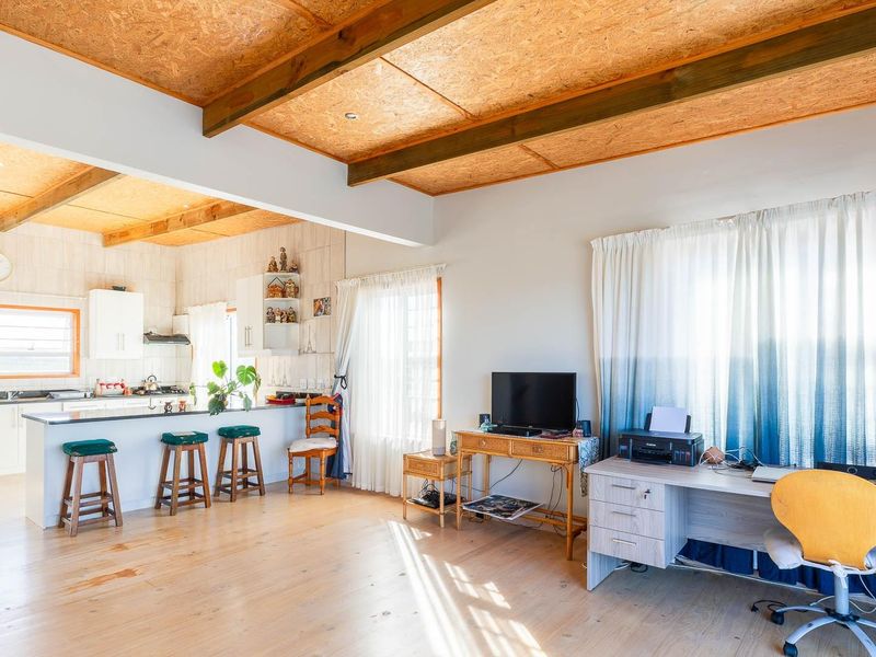 Hilltop Haven with Spectacular Ocean, Mountain and Valley Views - Photo 10