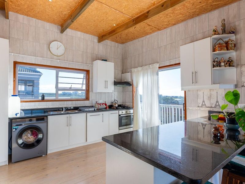 Hilltop Haven with Spectacular Ocean, Mountain and Valley Views - Photo 7