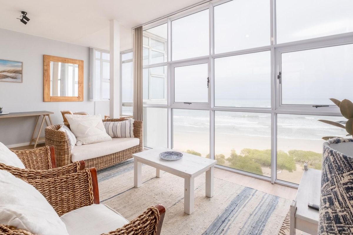 Two Bedroom Beachfront Apartment - Strand - Photo 3