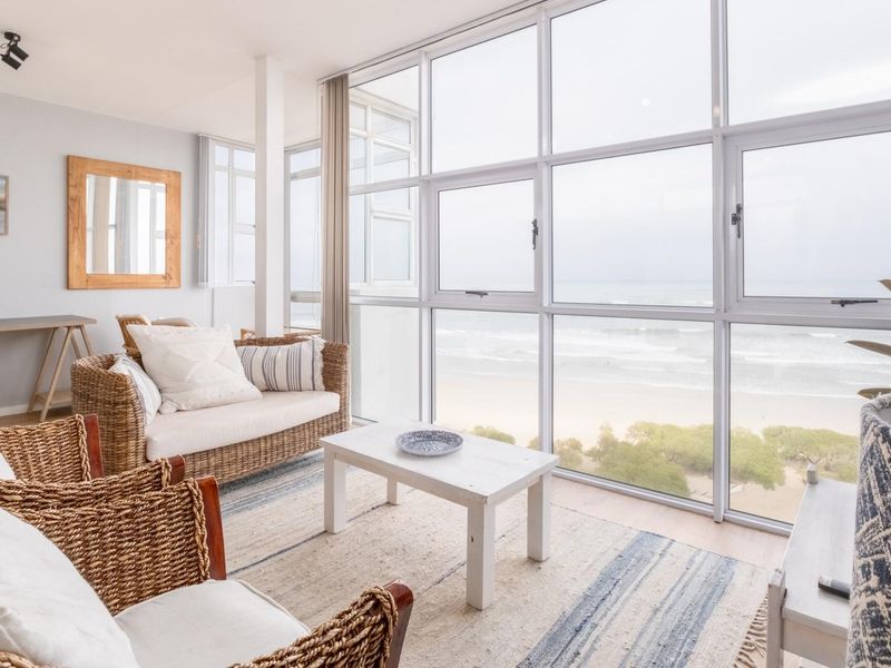 Two Bedroom Beachfront Apartment - Strand - Photo 3