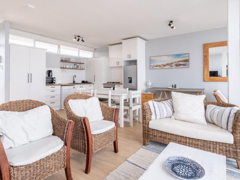 Two Bedroom Beachfront Apartment - Strand - Photo 2