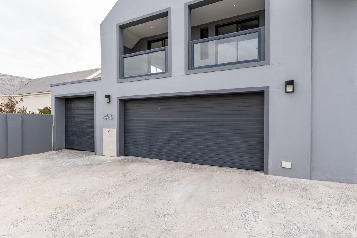 Spacious Family Home | Entertainer's Dream | Fernwood Estate - Photo 2