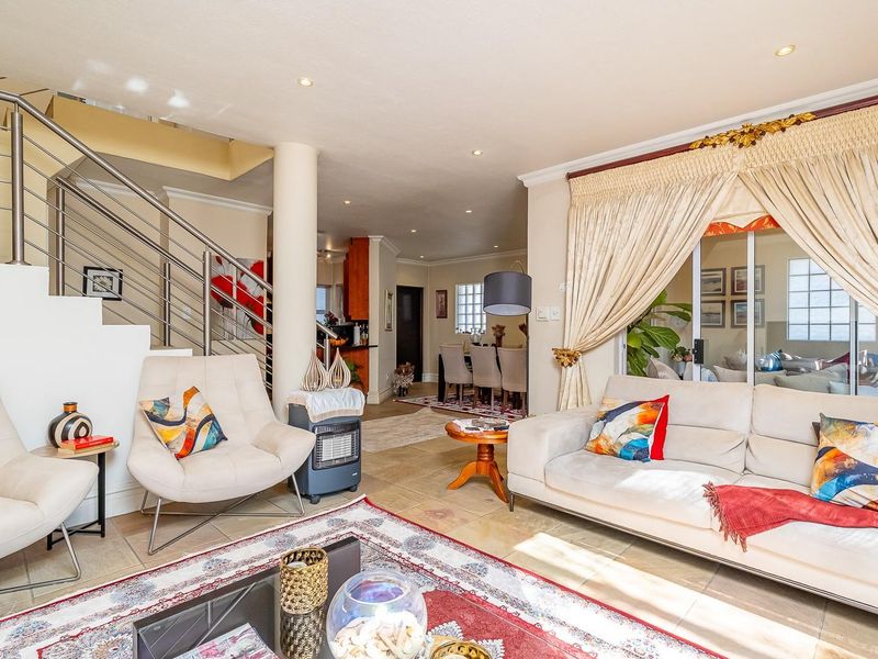 Stunning 3-Bedroom Townhouse in the Heart of Sandton - Photo 2