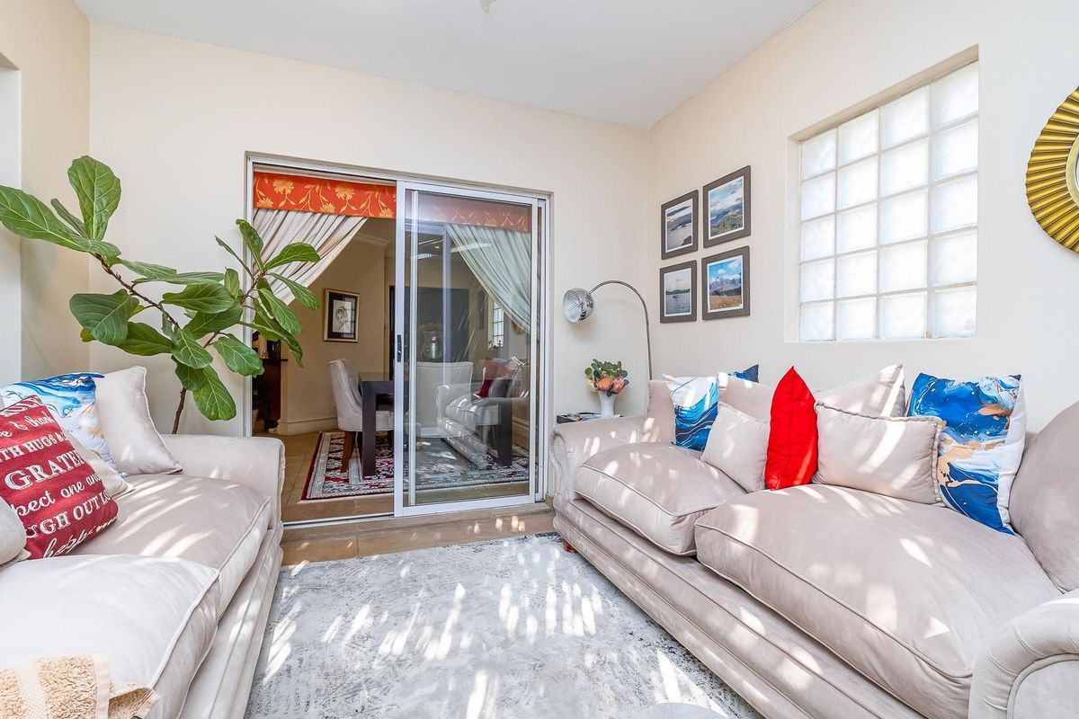 Stunning 3-Bedroom Townhouse in the Heart of Sandton - Photo 3
