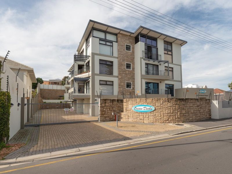 1 Bedroom Gem a block from the beach! - Photo 1