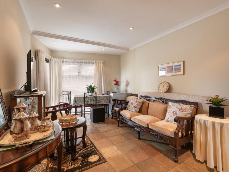 1 Bedroom Gem a block from the beach! - Photo 6