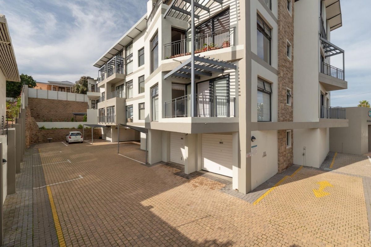 1 Bedroom Gem a block from the beach! - Photo 4