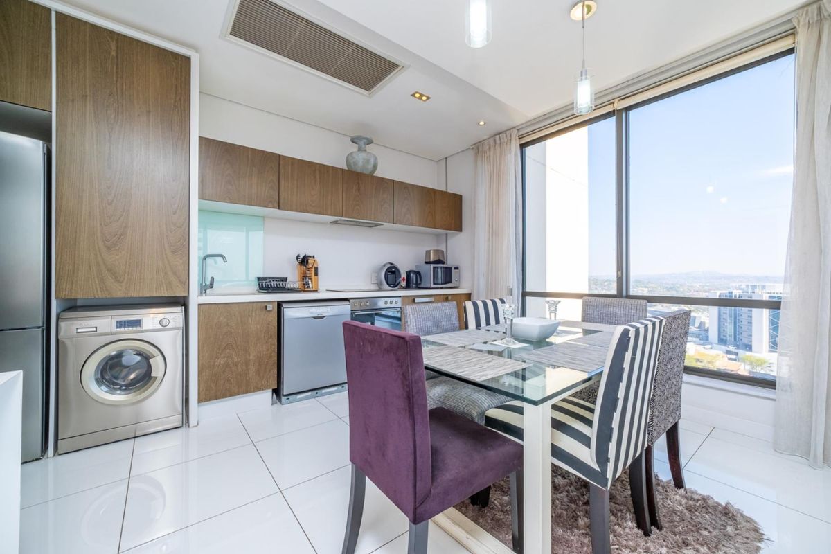Exclusive Executive Penthouse Listing: Sandton Skye - Photo 3