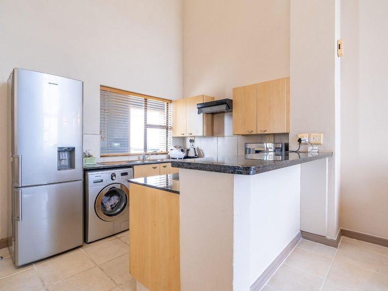 Experience Exquisite Penthouse Living at Westpoint, Sandton City - Photo 2