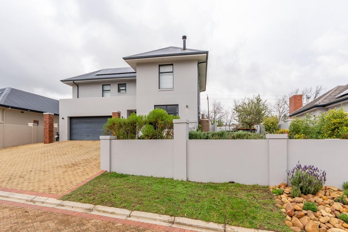 The Perfect Family Home in Kleine Parys Estate 2 - Photo 2