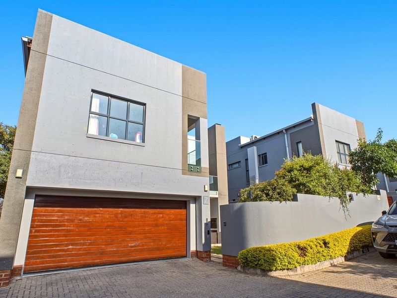 Spacious 4 Bedroom Rental Home in Bryanston - Photo 1