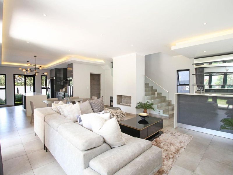 Spacious 4 Bedroom Rental Home in Bryanston - Photo 6