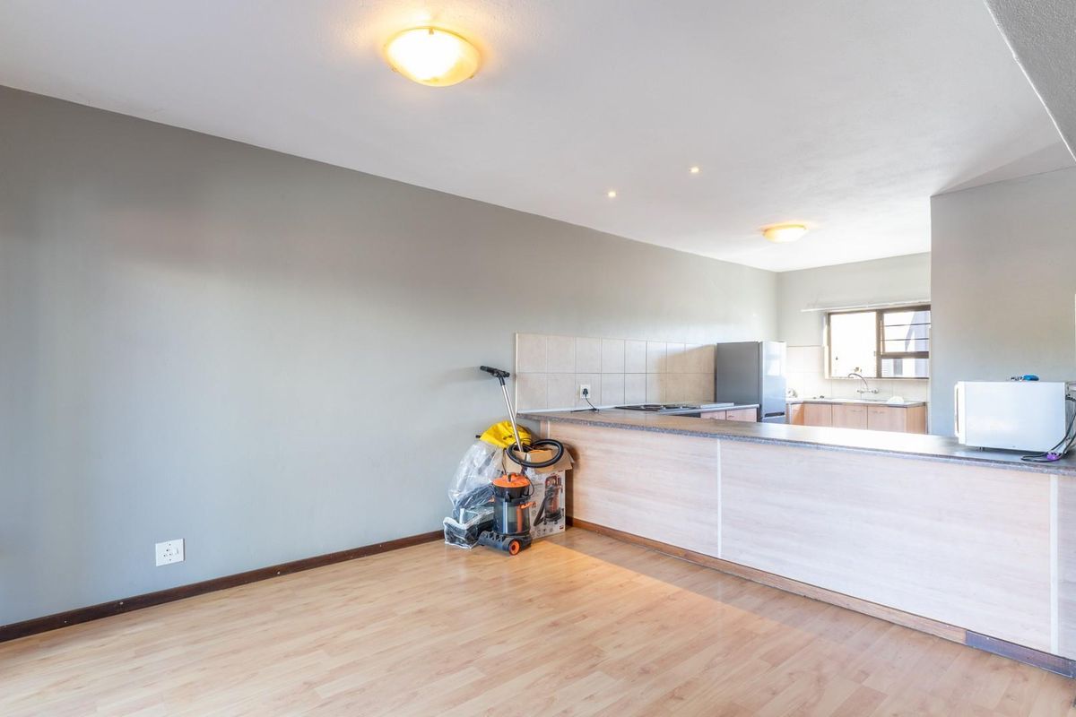 Affordable 2-Bedroom Townhouse for Sale in Polokwane Central - Photo 5