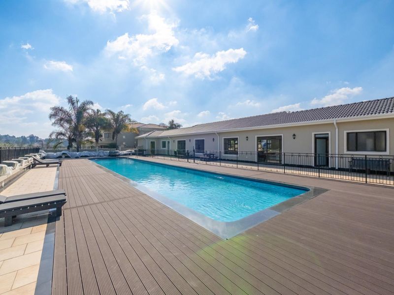 Full Title Family Home in Secure Estate | Private Garden | Double Garage - Photo 2