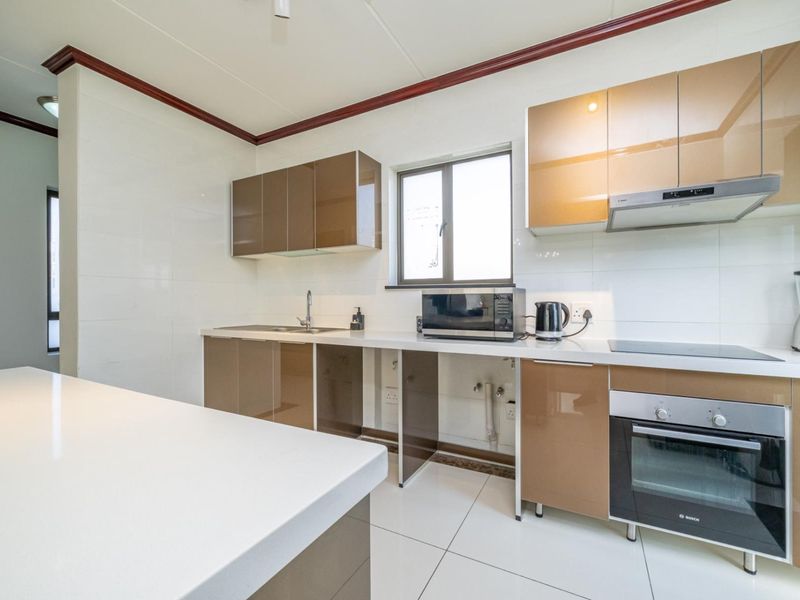 Full Title Family Home in Secure Estate | Private Garden | Double Garage - Photo 9
