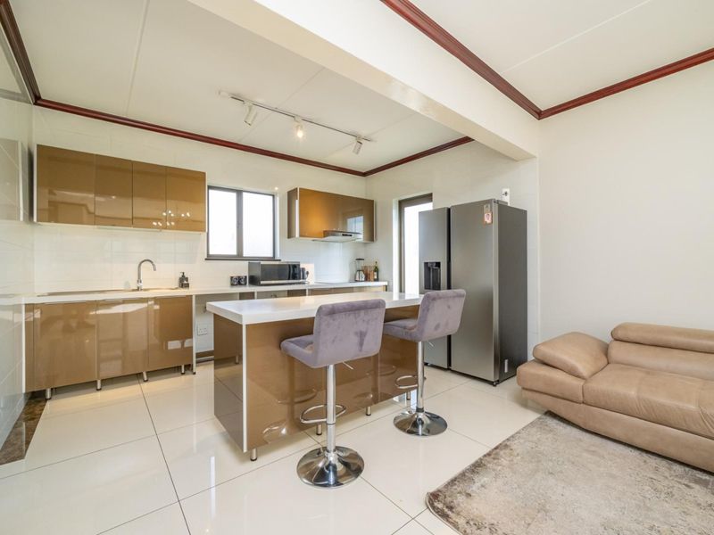 Full Title Family Home in Secure Estate | Private Garden | Double Garage - Photo 8