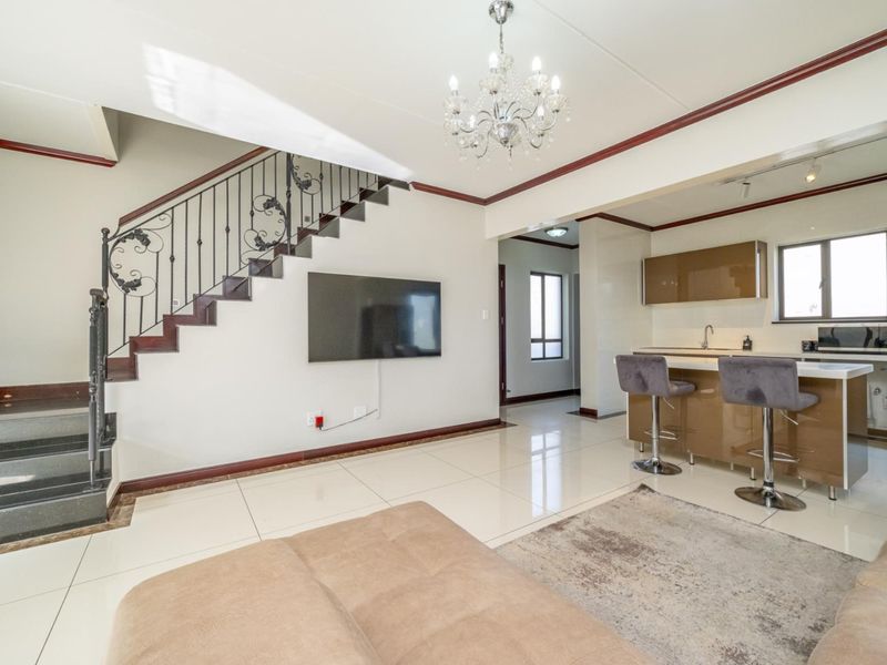 Full Title Family Home in Secure Estate | Private Garden | Double Garage - Photo 6