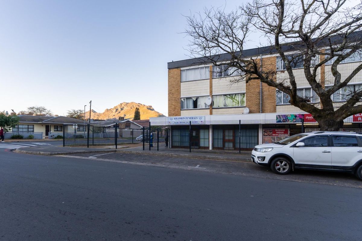 Affordable One-Bedroom Apartment in Stellenbosch SOLE MANDATE - Photo 3