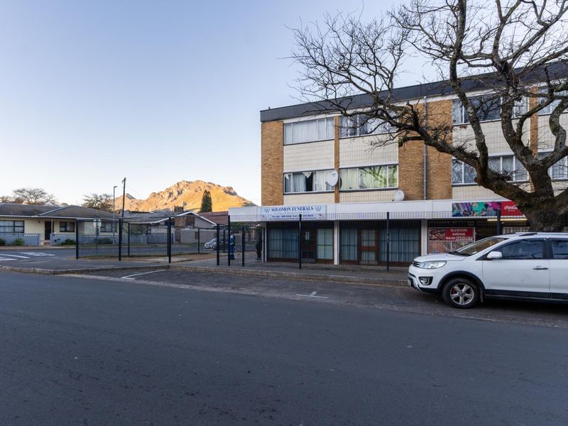 Affordable One-Bedroom Apartment in Stellenbosch SOLE MANDATE - Photo 3
