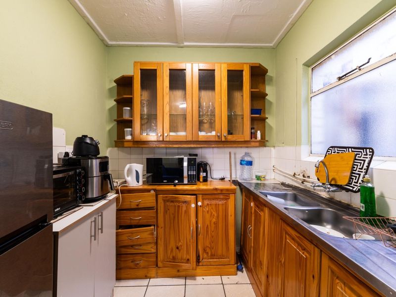 Affordable One-Bedroom Apartment in Stellenbosch SOLE MANDATE - Photo 10