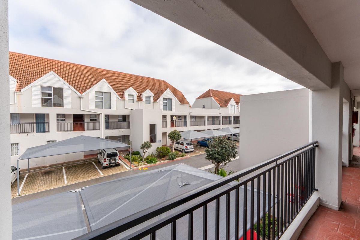 Modern 2-Bedroom Apartment in La Bella Complex, Whispering Pines - Photo 3