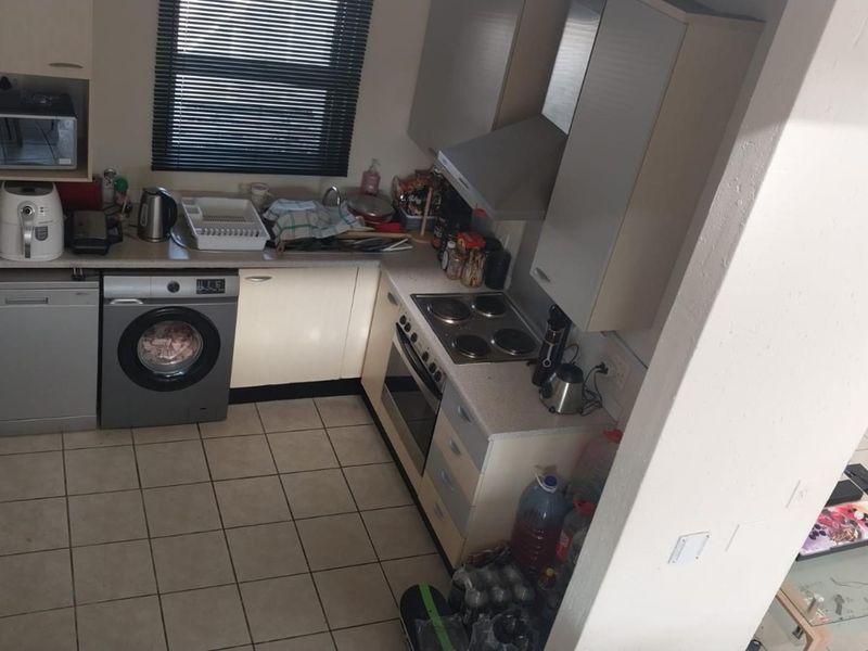 Chic and Spacious Loft Apartment in Pineslopes - Rented Investment Opportunity! - Photo 10