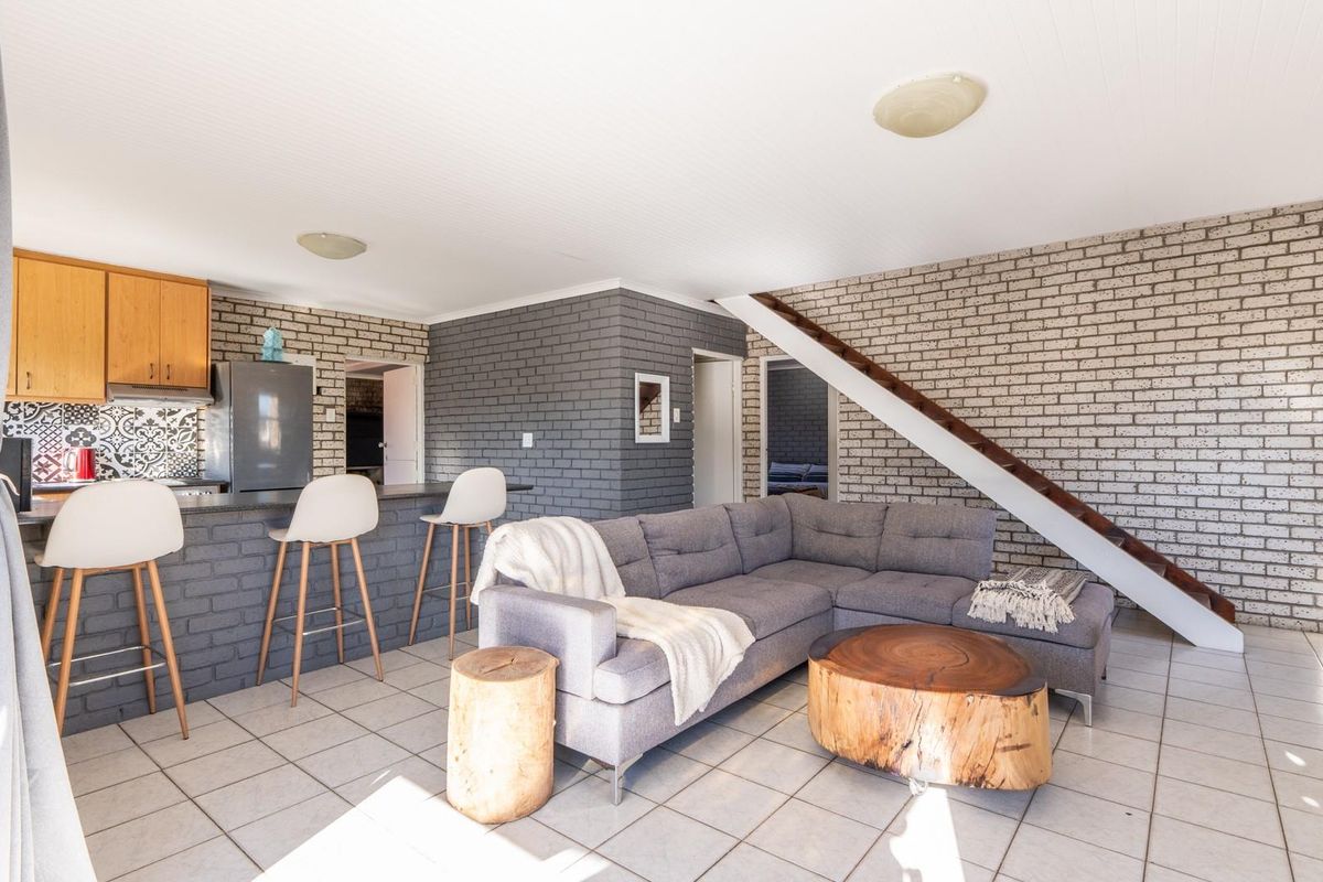 Versatile Family Home with Lagoon Views and Separate Studio in Langebaan - Photo 5