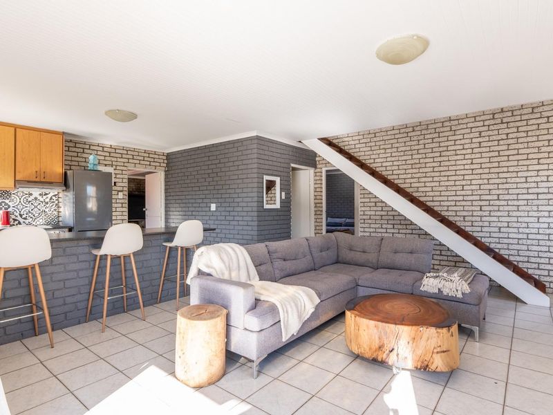Versatile Family Home with Lagoon Views and Separate Studio in Langebaan - Photo 5