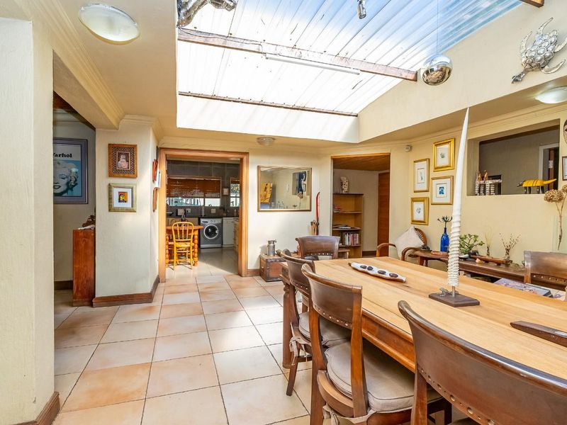 Three-bedroom renovators dream in prime location. - Photo 10