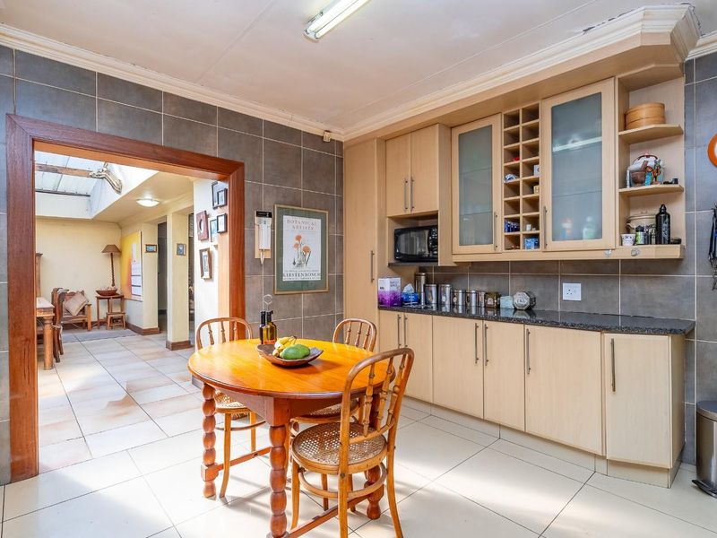 Three-bedroom renovators dream in prime location. - Photo 8