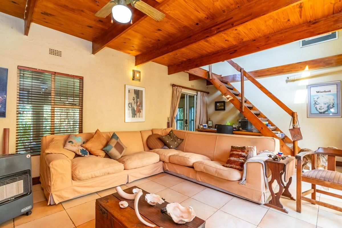 Three-bedroom renovators dream in prime location. - Photo 2